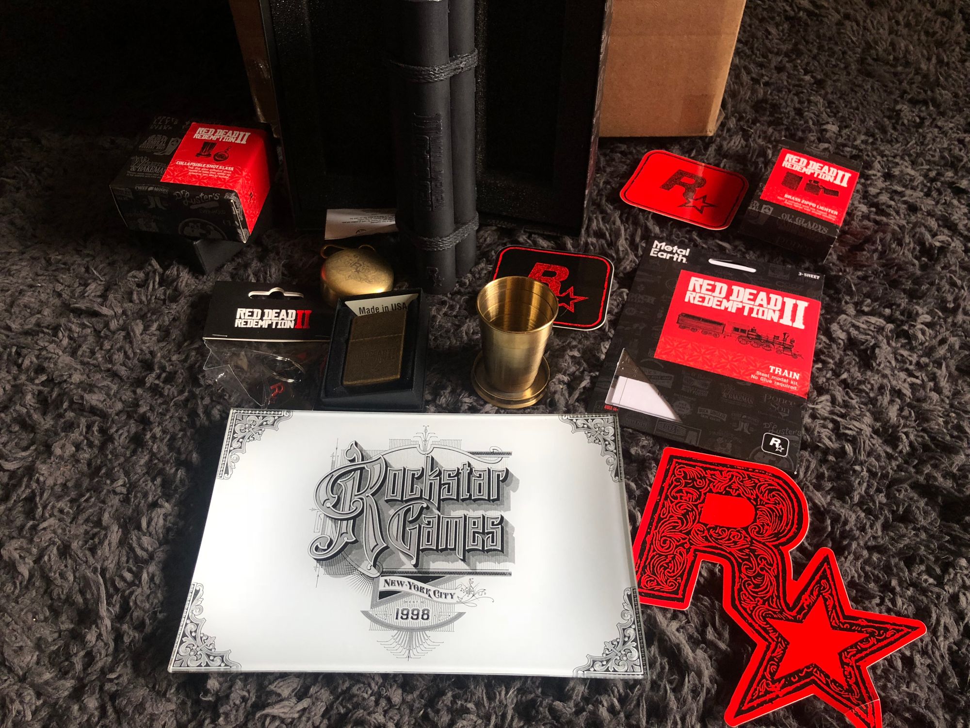 parkere Modtagelig for kokain Red Dead Redemption 2, Package from R* and Collectors Box unboxing -  RockstarINTEL